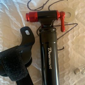 Deemount Bicycle Portable Air Pump Co2 Tire Inflator photo review