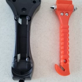 Luxtude 2-in-1 Car Window Breaker & Seatbelt Cutter Emergency Tool photo review