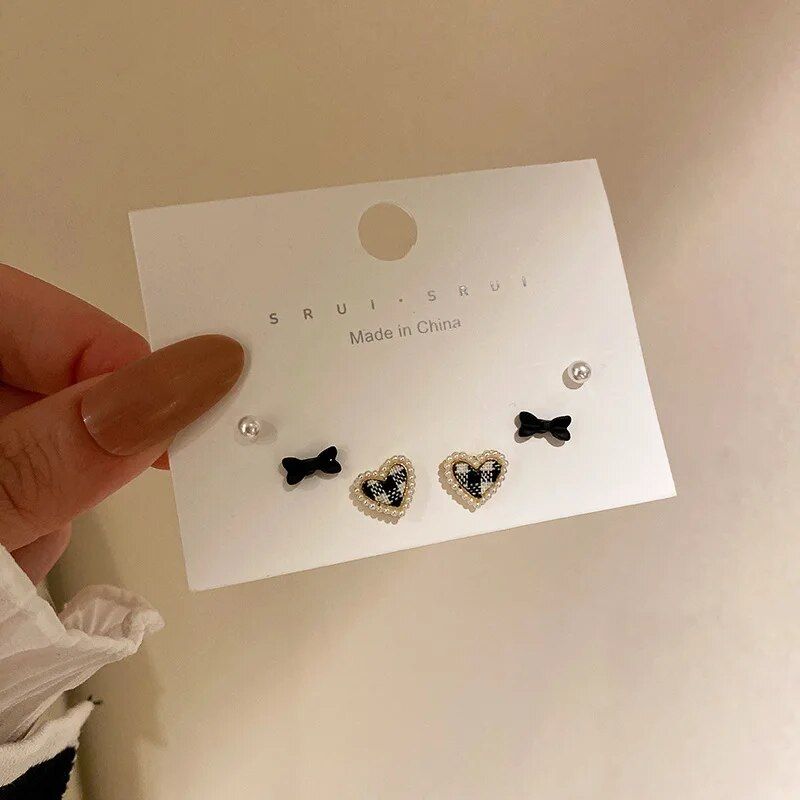 Chic Korean Heart Stud Earrings - Image 5
