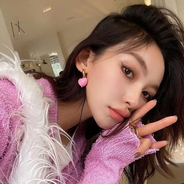 Chic Pearl Heart Pendant Necklace and Earrings - Image 5