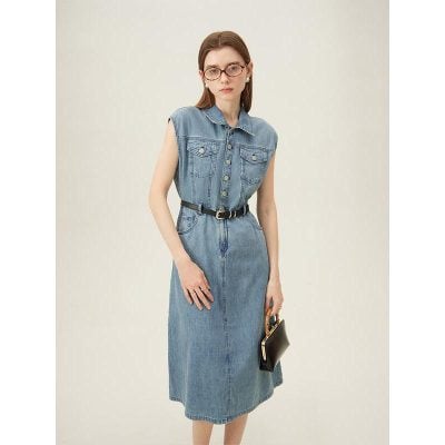 Fashionable sleeveless denim midi dress with a belt, perfect for casual or chic occasions.