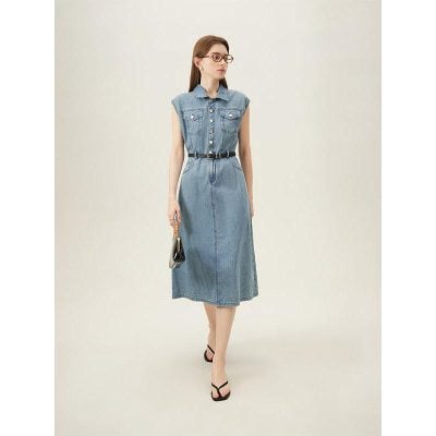 Stylish sleeveless denim dress with a high waist, button-up front, and midi length perfect for everyday wear and outdoor activities.