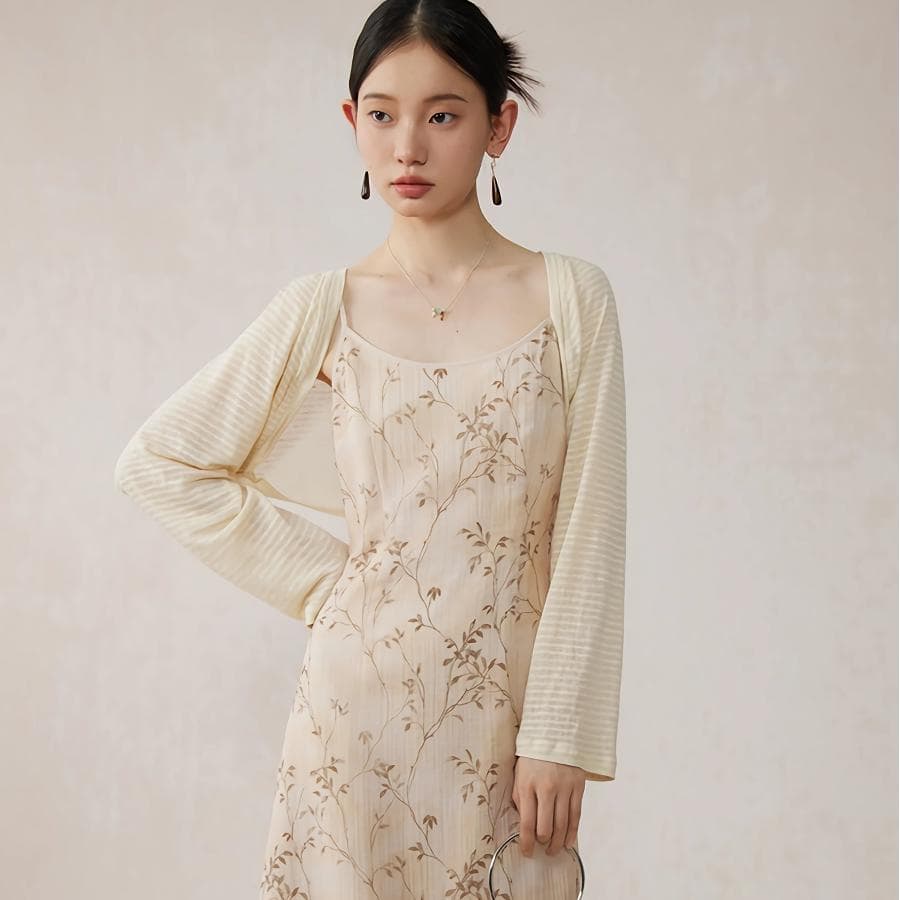 Optical eyewear, stylish glasses, and fashionable accessories for women at Monalisa Store. Discover trendy frames and eye care products to elevate your look.