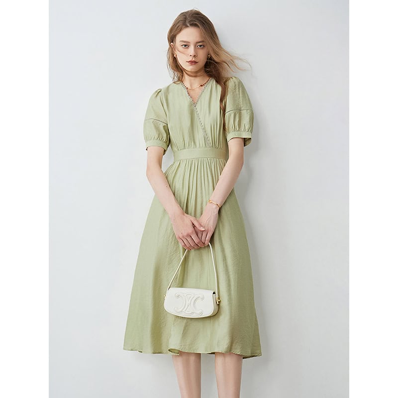 Fashionable women's green maxi dress by Monalisa Store, perfect for stylish occasions and casual wear. Shop trendy women's dresses online at Monalisa Medical.