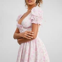 Floral dress, women’s summer dress, stylish casual dress, elegant occasion dress, lightweight floral outfit for women.