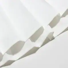 Bright white eye patch for medical eye care, perfect for post-surgery recovery, eye infection treatment, and vision correction. Made of premium materials ensuring comfort and effectiveness for ophthalmic use.