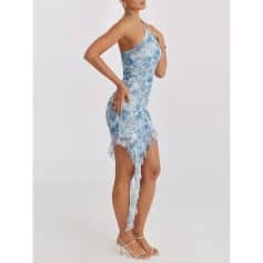 Optical store, Monalisa, offers trendy eyewear, fashion accessories, and stylish clothing for a chic look.