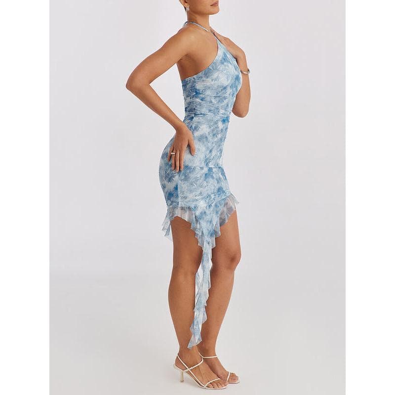 Optical store, Monalisa, offers trendy eyewear, fashion accessories, and stylish clothing for a chic look.