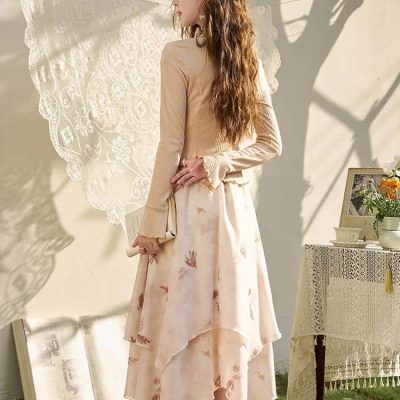 Light pink floral women's skirt set perfect for spring and summer fashion. Stylish, comfortable, and ideal for casual outings or special occasions.