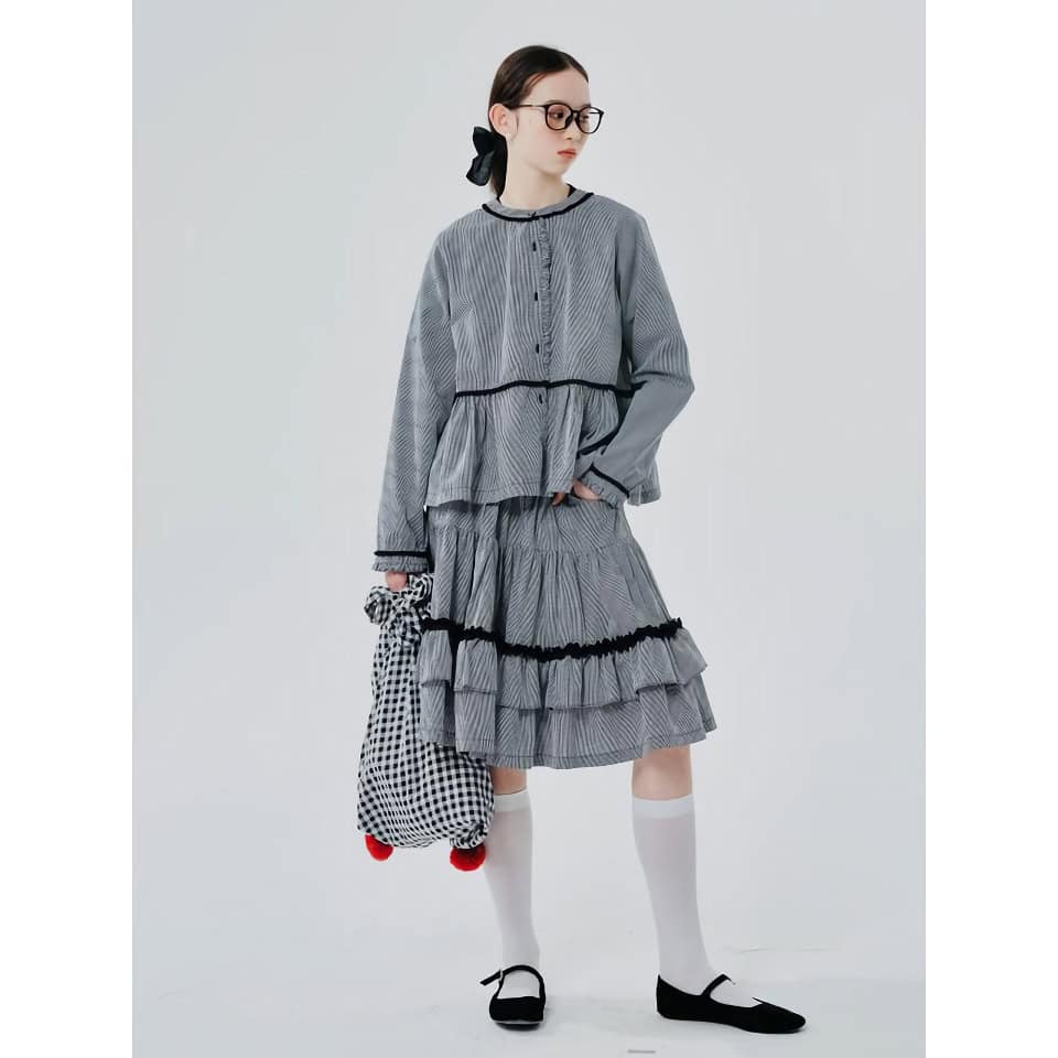 Stylish optical glasses for women.