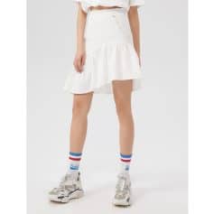 Optical retail, stylish eyewear, sunglasses, glasses, prescriptions, designer frames, eye care, trendy glasses, optical shop, eye health, vision correction, eyewear accessories, Monalisa Medical.