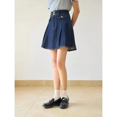 Denim skirt, women's fashion, casual wear, high waist skirt, pleated denim, trendy outfit, fashion essentials, versatile women's clothing, daily casual skirt.