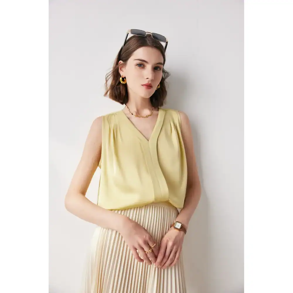 Stylish women's eyewear frames ideal for fashion and vision needs at Monalisa Store. Explore high-quality optical glasses designed for comfort and style.