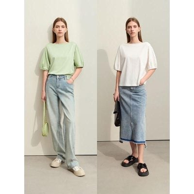 Stylish casual women's top for everyday wear, featuring a comfortable loose fit and versatile design perfect for modern wardrobes.