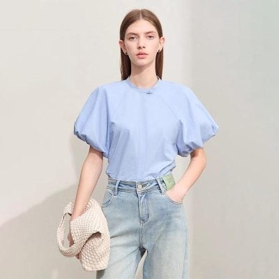 Stunning fashion eyewear with trendy frames at Monalisa Store, perfect for enhancing your look and vision. Discover a wide selection of fashionable glasses tailored for style and comfort.