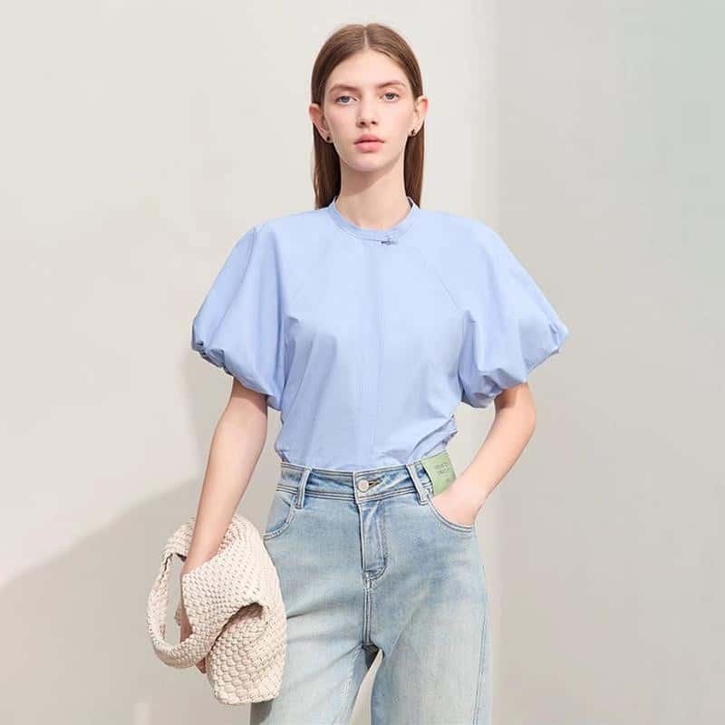 Stunning fashion eyewear with trendy frames at Monalisa Store, perfect for enhancing your look and vision. Discover a wide selection of fashionable glasses tailored for style and comfort.