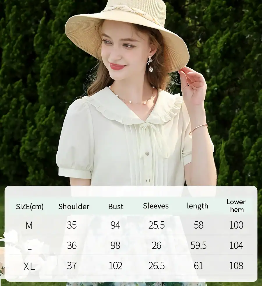 Stylish wide-brim straw sun hat for women, perfect for outdoor fashion and sun protection. Suitable for summer, beach, garden, garden, and holiday wear.