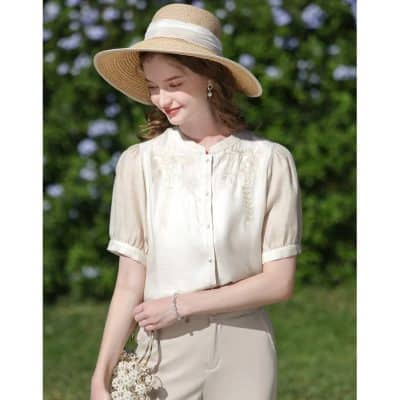 Stylish wide-brim straw sun hat perfect for summer outdoor activities, offering UV protection and a chic look. Durable, lightweight, and comfortable for all-day wear.