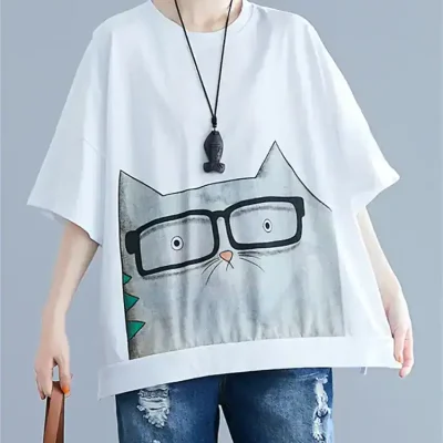 Cute cat graphic T-shirt with glasses design, perfect for casual wear and online shopping at Monalisa Store. Comfortable and trendy for everyday fashion.