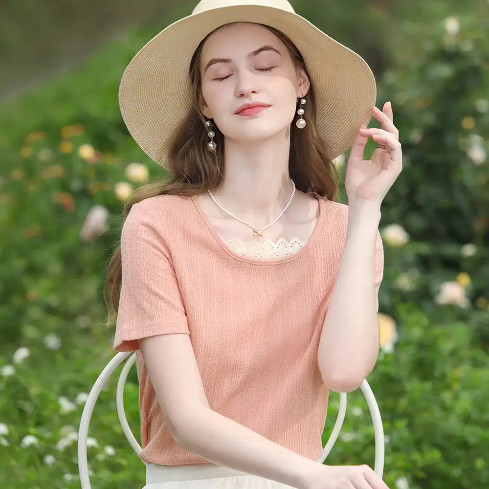 Elegant Sunglasses for Women - UV Protection, Fashion Accessories, Trendy Eyewear, Monalisa Store.