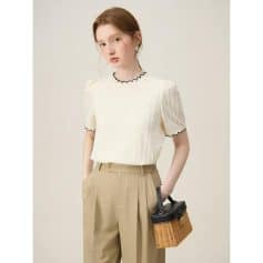 Stylish glasses and accessories for modern women visiting Monalisa Store, perfect for enhancing your eye fashion and vision needs.