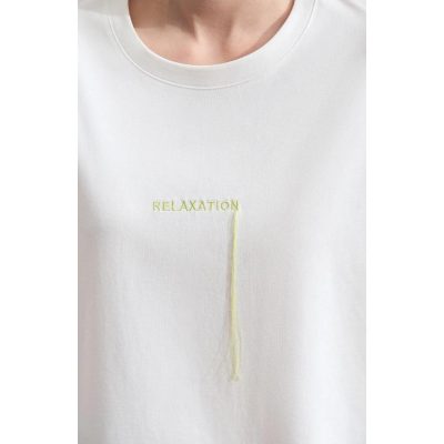 Comfortable relaxation-themed T-shirt with minimalist design, featuring the word 