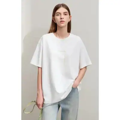 Casual white T-shirt with modern optometry-inspired design, perfect for eye care professionals and eyewear lovers. Comfortable, trendy, and ideal for everyday wear.