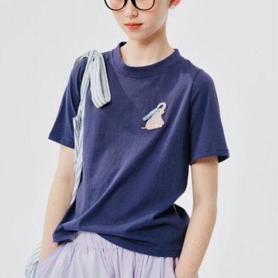 Optical store casual T-shirt with cute bunny embroidery, perfect for everyday wear and fashion.