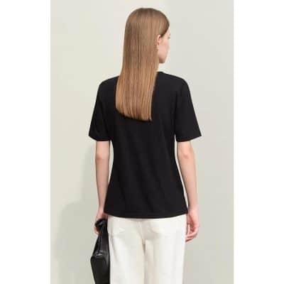 A woman showcasing smooth, shiny, and straight hair, ideal for professional or casual looks. Perfect for those seeking hair enhancement and care solutions at Monalisa Store.