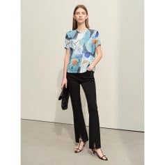 High-quality women's clothing from Monalisa Medial, featuring trendy tops, elegant pants, and accessories perfect for modern fashion and eye care professionals.