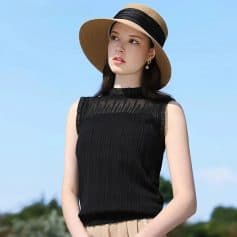 Women’s stylish summer outfits at Monalisa Medical, including hats, sleeveless tops, and chic accessories, perfect for sunny days and outdoor activities.