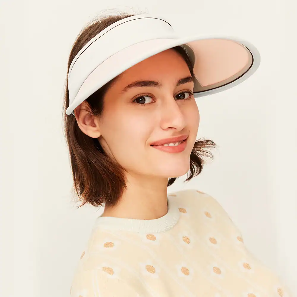 Fashionable sun visor perfect for outdoor skincare, UV protection, and stylish accessory. Ideal for summer, sports, or beachwear to shield your face from the sun’s rays.