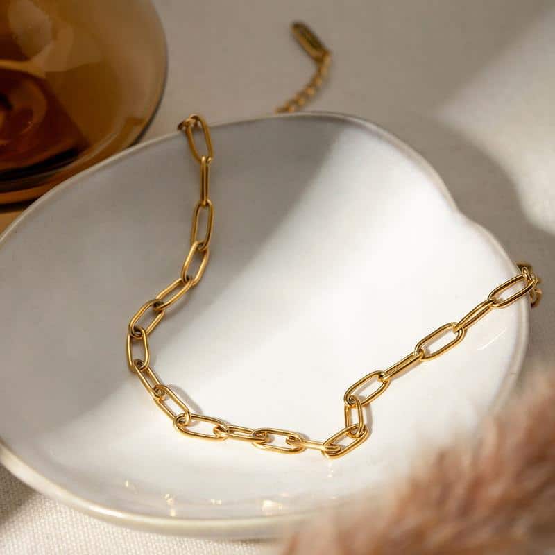 Elegant gold chain jewelry for women, perfect for accessories and high-end fashion. Ideal for stylish outfits and special occasions. Shop Monalisa Store for quality jewelry.