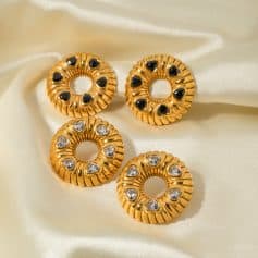 Elegant gold earrings featuring heart-shaped gemstone accents, perfect for women's jewelry collection and special occasions.