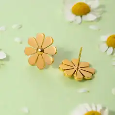 Elegant gold flower earrings with a polished finish, perfect for women's jewelry collection and accessories.