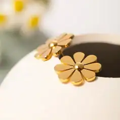 Elegant gold flower jewelry with flower-shaped design, perfect for stylish accessories and jewelry collections from Monalisa Store. Shop trendy floral jewelry online today.