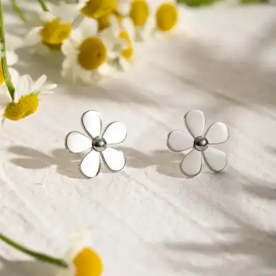 White flower earrings with silver center, stylish jewelry for women, perfect for gift or casual wear.