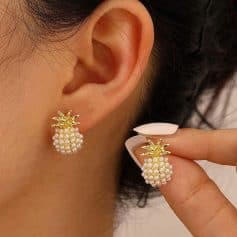 Elegant pineapple-shaped pearl earrings for women, ideal for fashion accessories and gifts, perfect for enhancing your style.