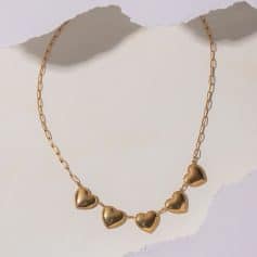Elegant gold heart necklace for women, perfect for special occasions and everyday wear, showcasing high-quality craftsmanship and stylish design.