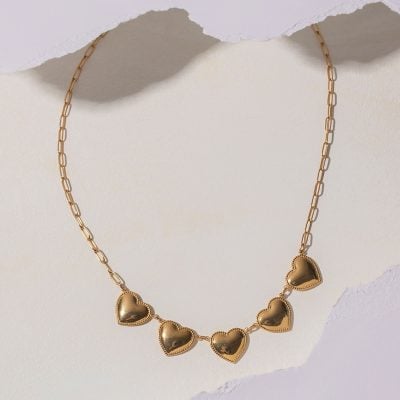 Elegant gold heart necklace for women, perfect for special occasions and everyday wear, showcasing high-quality craftsmanship and stylish design.