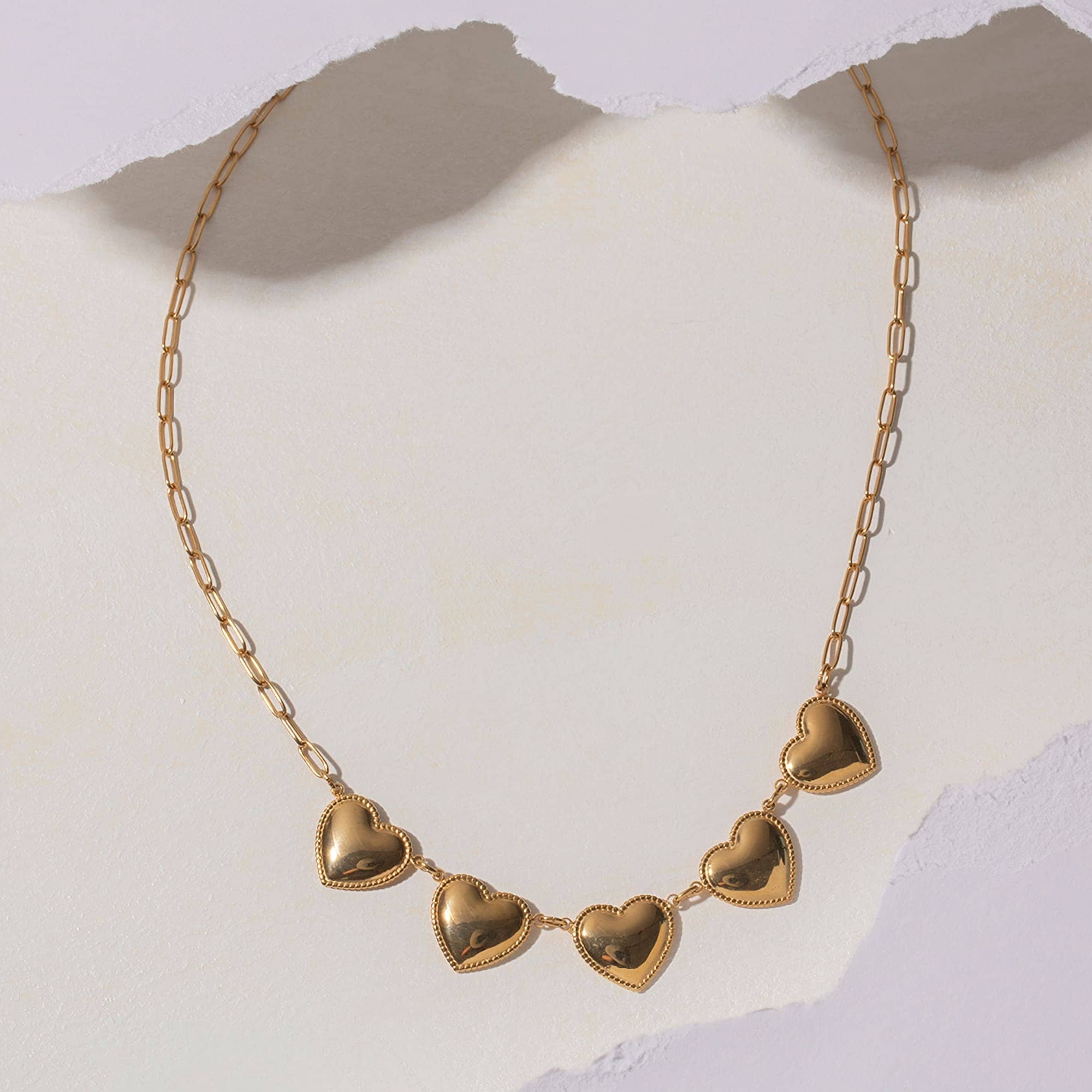 Elegant gold heart necklace for women, perfect for special occasions and everyday wear, showcasing high-quality craftsmanship and stylish design.