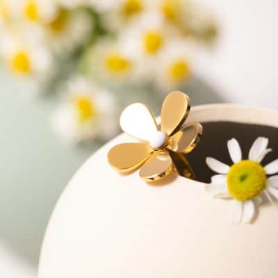 High-quality gold butterfly jewelry piece perfect for women’s accessories, adding a stylish touch to any outfit with delicate craftsmanship.