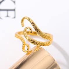 Premium gold ring designed with intricate tentacle details, perfect for stylish accessories and eye-catching jewelry lovers.