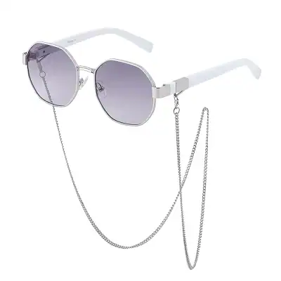 Stylish round sunglasses with silver frame and chain, perfect for trendy eyewear and sun protection, ideal for eyewear fashion enthusiasts.