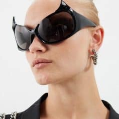 Stylish oversized black sunglasses for women, perfect for sun protection and fashionable accessories. Explore Monalisa Store for high-quality sunglasses for women now.