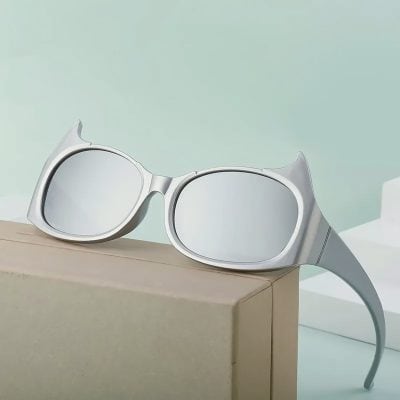 High-quality white sunglasses with UV protection, stylish and comfortable for everyday wear. Perfect for fashion-forward individuals seeking eye protection and a chic look.