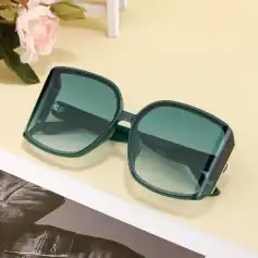 High-quality eco-friendly sunglasses with UV protection, perfect for sun protection and fashion statements. Ideal for trendy, fashionable eyewear shoppers.