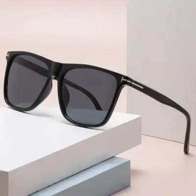 Stylish black sunglasses with UV protection for men and women. Perfect for eye health and fashion. Shop high-quality eyewear at Monalisa Store.