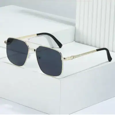 Stylish men’s and women’s sunglasses with high-quality lenses and fashionable frames, perfect for sun protection and enhancing your eyewear collection.