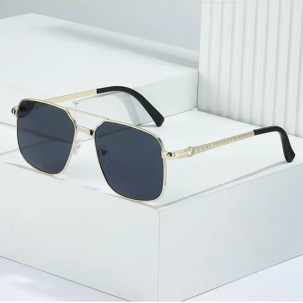 Stylish men’s and women’s sunglasses with high-quality lenses and fashionable frames, perfect for sun protection and enhancing your eyewear collection.